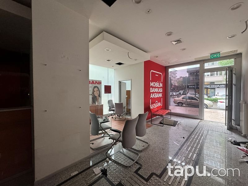Kadıköy Göztepe'de Tabela Değeri Yüksek 193 m2 Dükkan