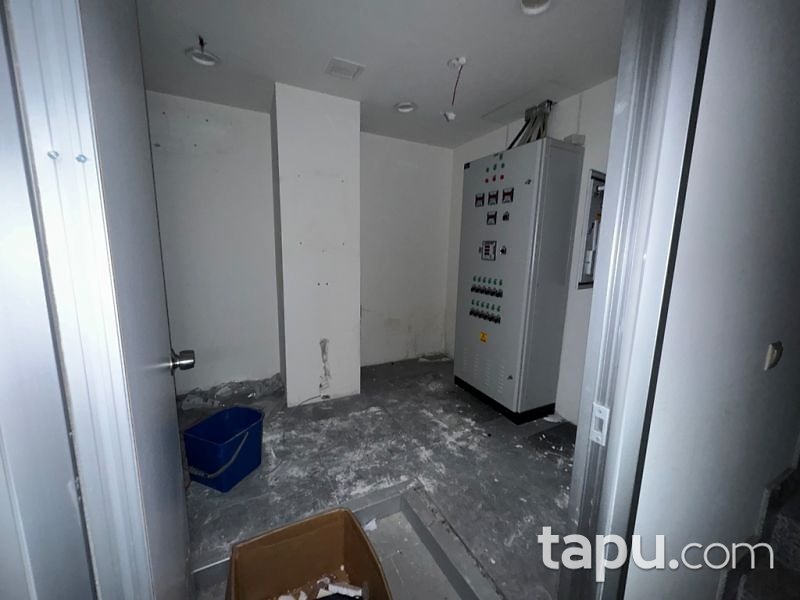 Kadıköy Göztepe'de Tabela Değeri Yüksek 193 m2 Dükkan