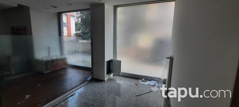 Kadıköy Göztepe'de Tabela Değeri Yüksek 193 m2 Dükkan