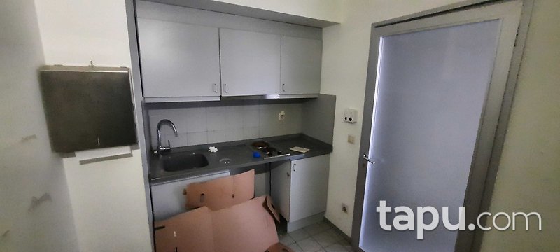 Kadıköy Göztepe'de Tabela Değeri Yüksek 193 m2 Dükkan