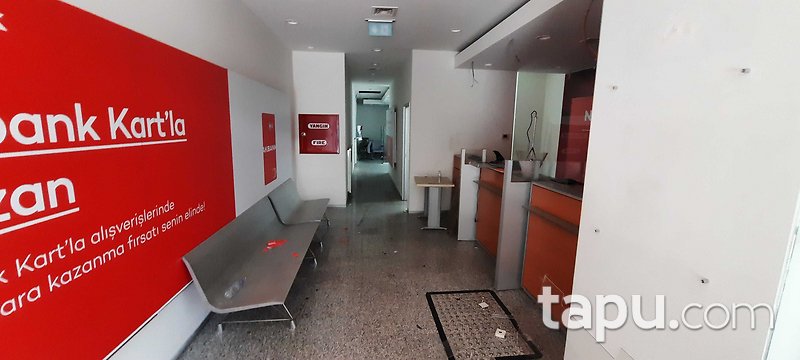 Kadıköy Göztepe'de Tabela Değeri Yüksek 193 m2 Dükkan