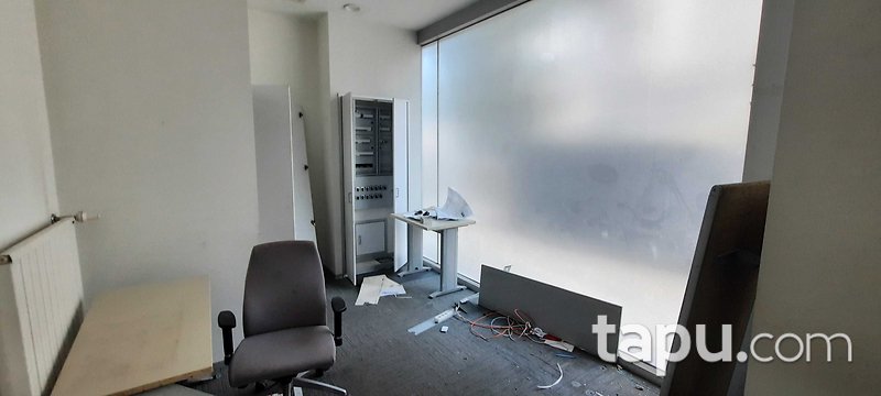Kadıköy Göztepe'de Tabela Değeri Yüksek 193 m2 Dükkan