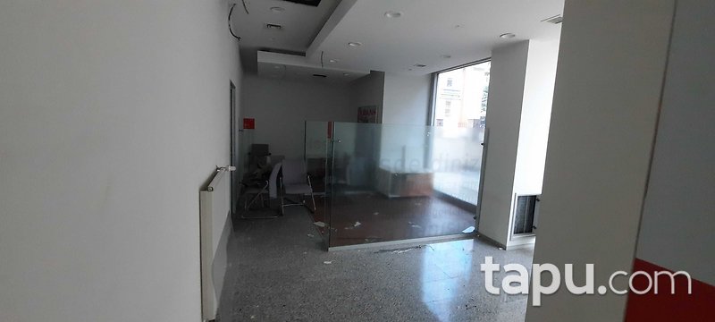 Kadıköy Göztepe'de Tabela Değeri Yüksek 193 m2 Dükkan