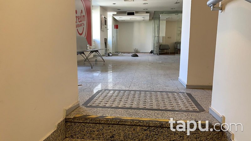 Şehitkamil Korutürk İşlek Cadde'de 580 m2 Ticari Bina