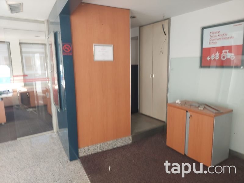 Kırkağaç Yenimahalle'de Merkezi Konumda 411 m2 Ticari Bina
