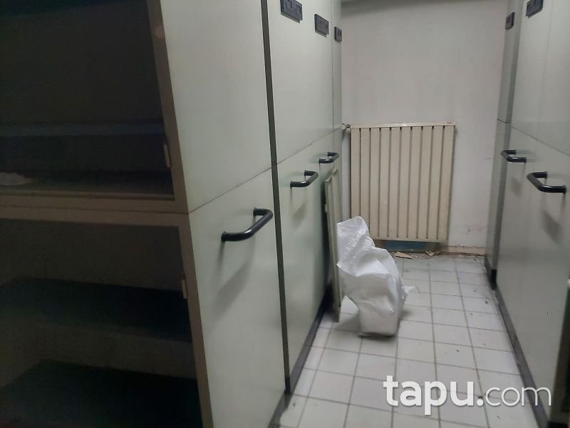 Kırkağaç Yenimahalle'de Merkezi Konumda 411 m2 Ticari Bina
