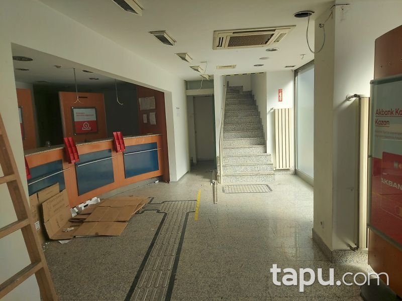 Kırkağaç Yenimahalle'de Merkezi Konumda 411 m2 Ticari Bina
