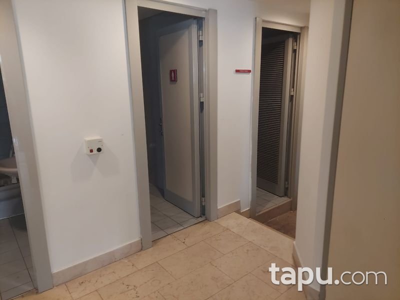 Kırkağaç Yenimahalle'de Merkezi Konumda 411 m2 Ticari Bina