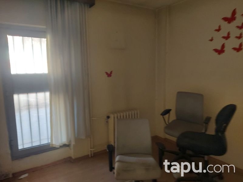 Kırkağaç Yenimahalle'de Merkezi Konumda 411 m2 Ticari Bina