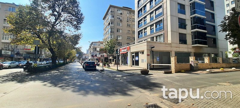 Kadıköy Göztepe'de Tabela Değeri Yüksek 193 m2 Dükkan