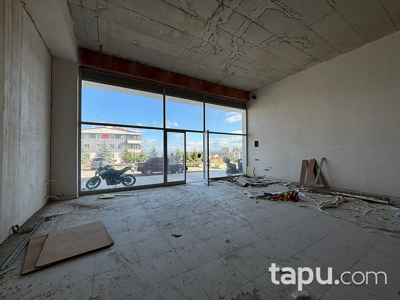 Bilecik Merkez Cemre Yaşam Sitesi'nde 180 m2 Dükkan (306529)