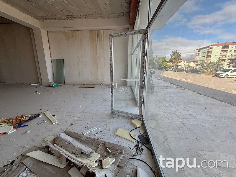 Bilecik Merkez Cemre Yaşam Sitesi'nde 180 m2 Dükkan (306529)