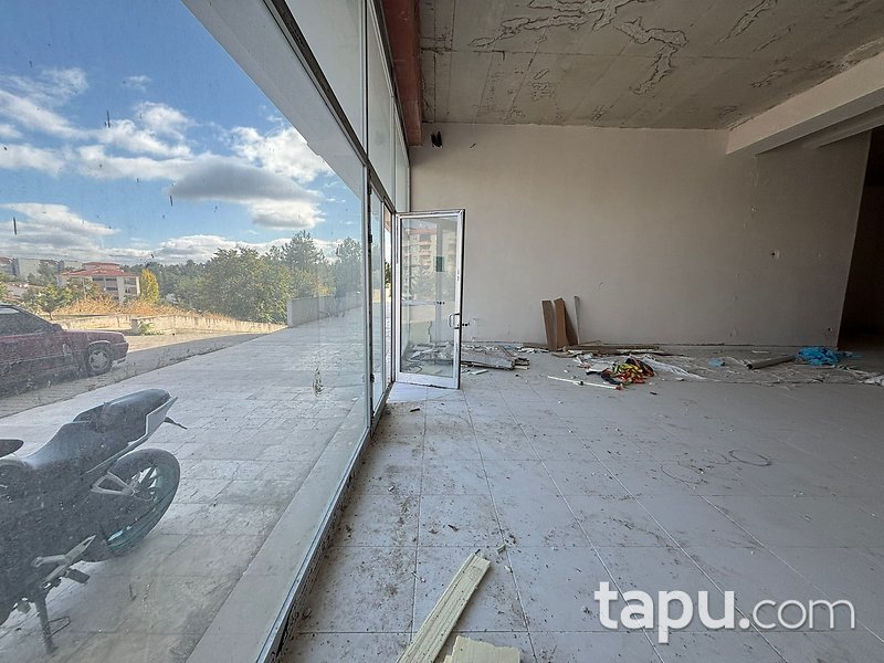 Bilecik Merkez Cemre Yaşam Sitesi'nde 180 m2 Dükkan (306529)