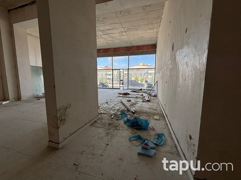 Bilecik Merkez Cemre Yaşam Sitesi'nde 180 m2 Dükkan (306529)