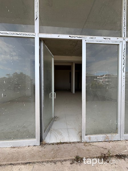 Bilecik Merkez Cemre Yaşam Sitesi'nde 180 m2 Dükkan (306530)