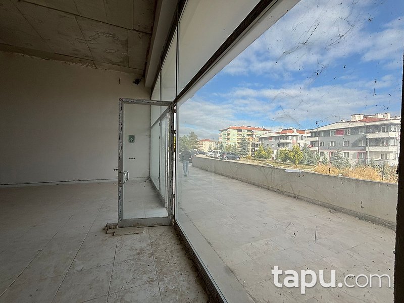 Bilecik Merkez Cemre Yaşam Sitesi'nde 180 m2 Dükkan (306530)