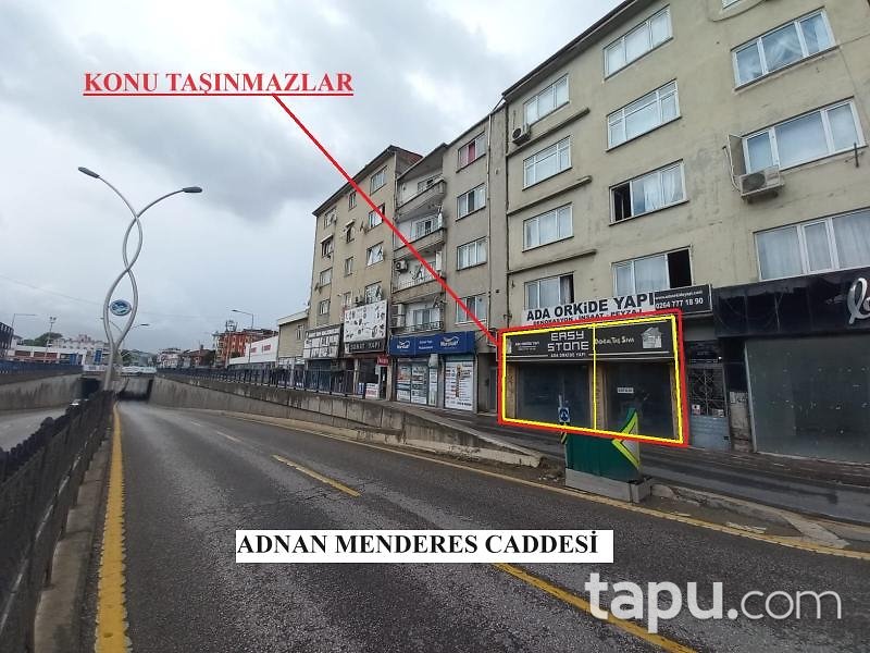 Adapazarı Adnan Menderes Caddesi'nde 2 Adet Dükkan