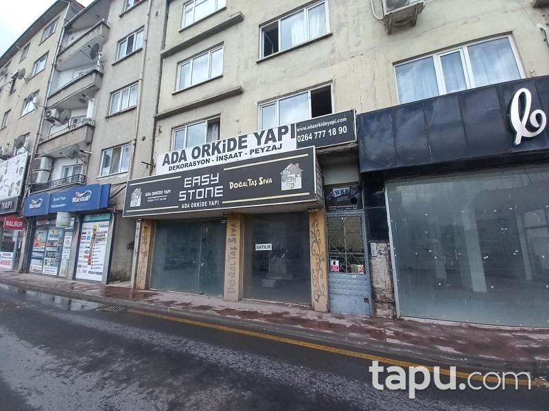 Adapazarı Adnan Menderes Caddesi'nde 2 Adet Dükkan