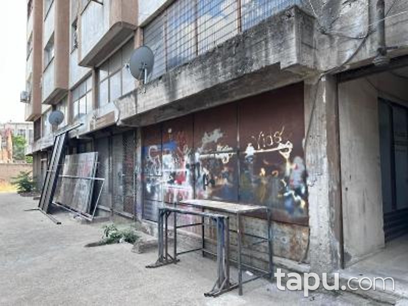 Manisa Salihli Akgül İş Hanı'nda 2 Adet Dükkan