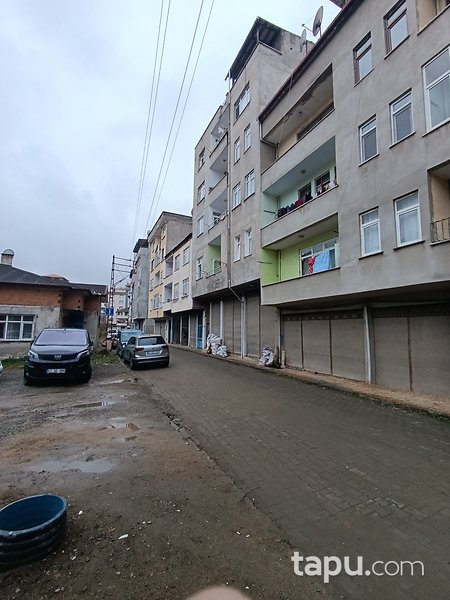 Trabzon Araklı Merkez'de 83 m2 Dükkan