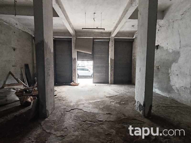 Trabzon Araklı Merkez'de 83 m2 Dükkan