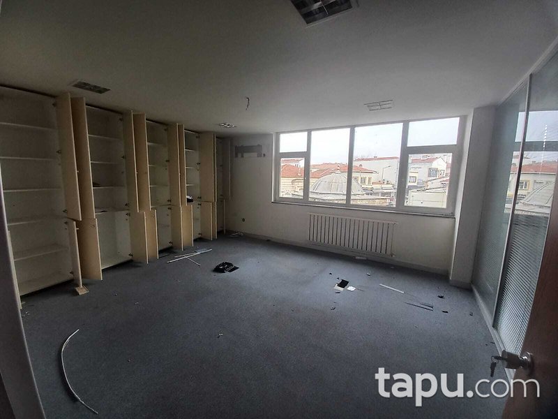 Babaeski Çarşı İçinde Küçük Cami Yanında 689 m2 2 Katlı Bina