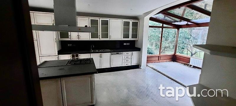 Büyükçekmece Alkent2000 Mahallesi'nde Havuzlu 6+1 Villa