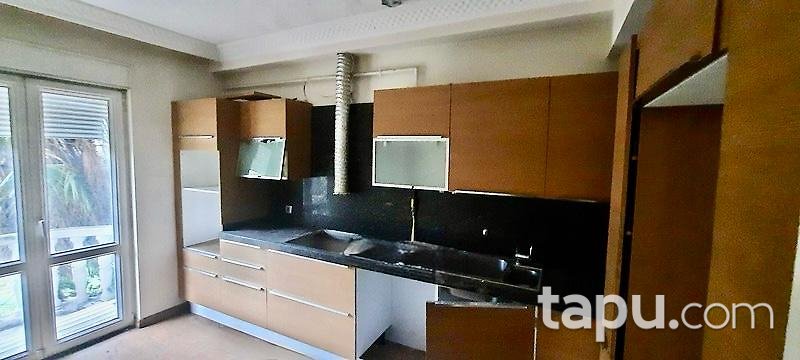 Büyükçekmece Alkent2000 Mahallesi'nde Havuzlu 6+1 Villa