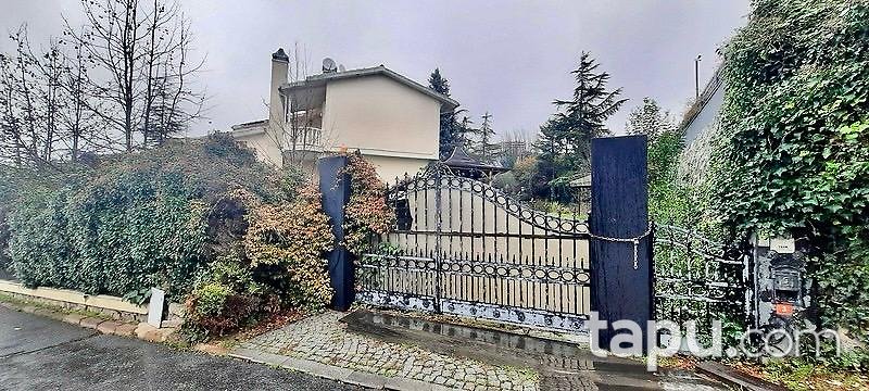 Büyükçekmece Alkent2000 Mahallesi'nde Havuzlu 6+1 Villa
