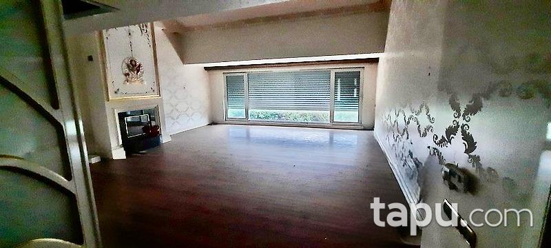Büyükçekmece Alkent2000 Mahallesi'nde Havuzlu 6+1 Villa