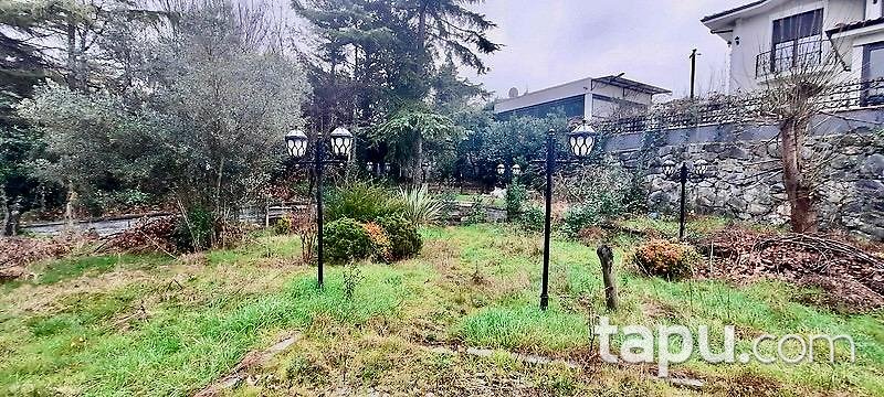 Büyükçekmece Alkent2000 Mahallesi'nde Havuzlu 6+1 Villa