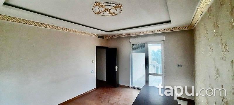 Büyükçekmece Alkent2000 Mahallesi'nde Havuzlu 6+1 Villa