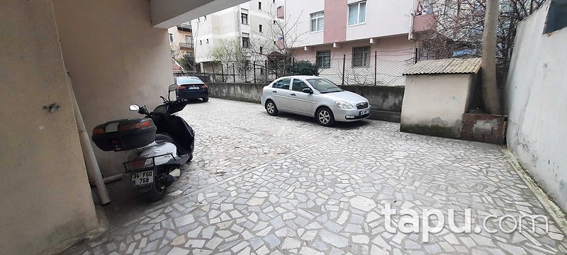 İstanbul Kartal Cevizli'de Hisseli 6 Katlı Bina