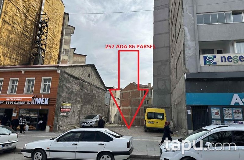 Elazığ Merkez Çarşı Mahallesi'nde 3000/27000 Arsa Payı