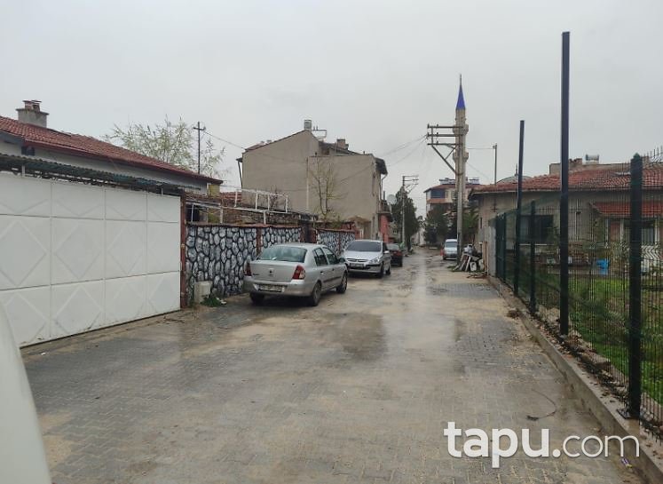 Afyonkarahisar Merkez Erenler Mahallesi'nde Hisseli 2 Katlı Bina