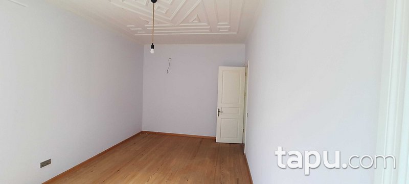 Üsküdar Valide-i Atik Mahallesi'nde Ahşap Köşk Ve Arsası (3861)