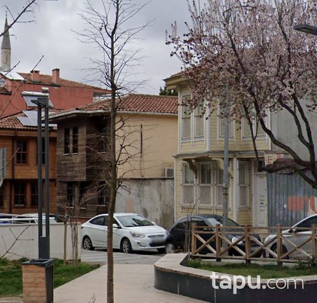 Üsküdar Valide-i Atik Mahallesi'nde Ahşap Köşk Ve Arsası (3861)