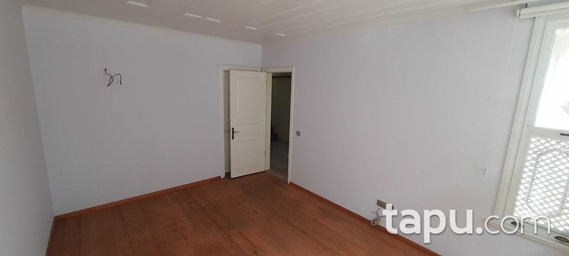 Üsküdar Valide-i Atik Mahallesi'nde Ahşap Köşk Ve Arsası (3861)