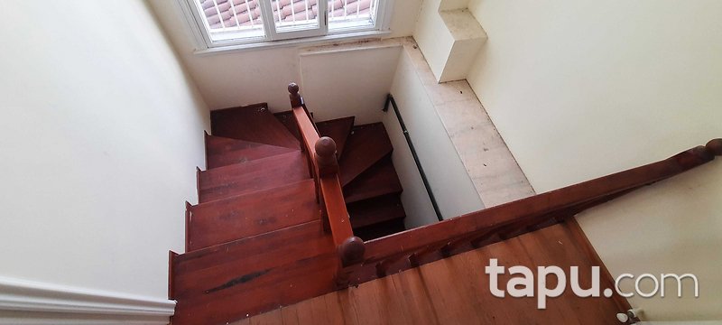 Üsküdar Valide-i Atik Mahallesi'nde Ahşap Köşk Ve Arsası (3861)