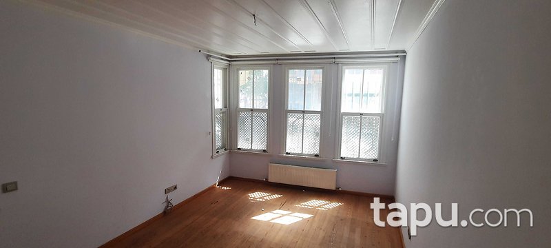 Üsküdar Valide-i Atik Mahallesi'nde Ahşap Köşk Ve Arsası (3861)