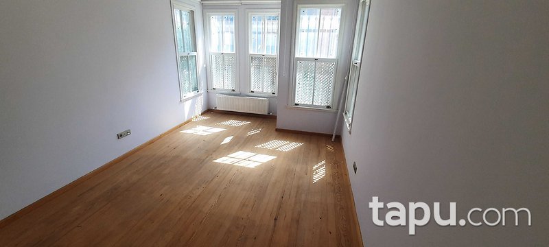 Üsküdar Valide-i Atik Mahallesi'nde Ahşap Köşk Ve Arsası (3861)