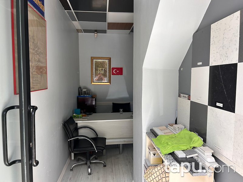 Kartal Orhantepe Mahallesi'nde 130 m2 Dükkan