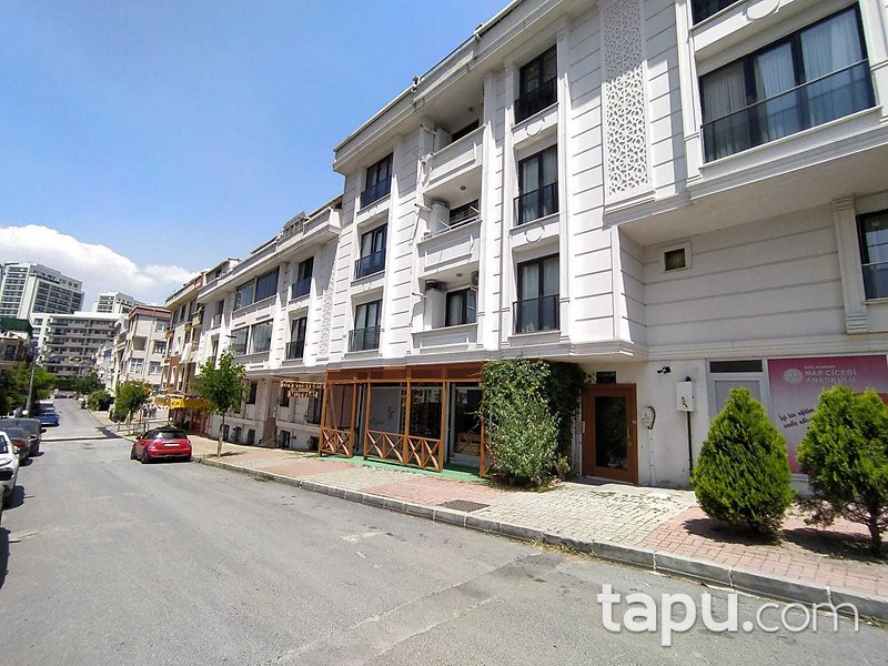 Küçükçekmece Halkalı'da 66 m2 Dükkan
