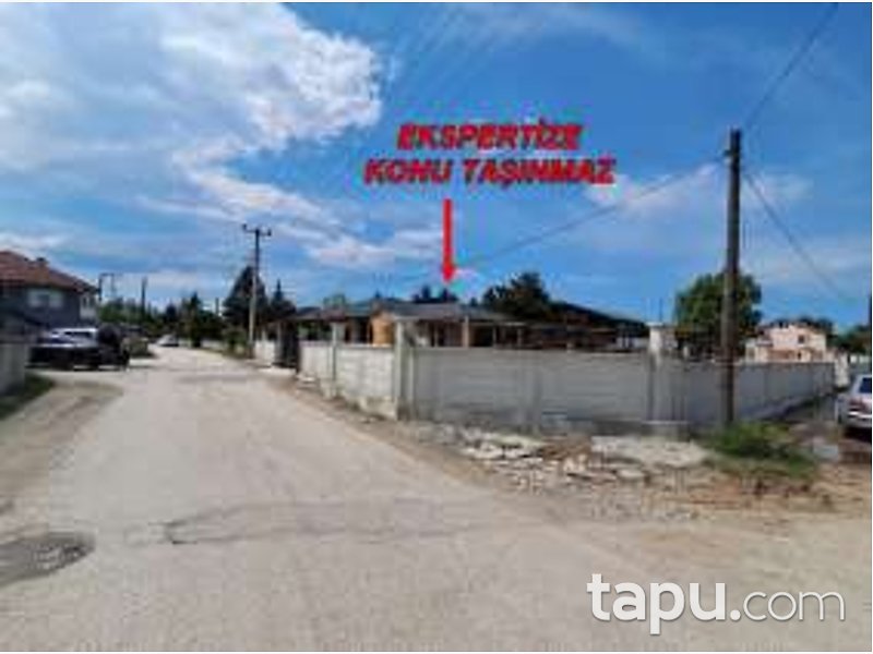 Düzce Merkez Şıralık Mahallesi'nde Hisseli Ev Ve Bahçesi