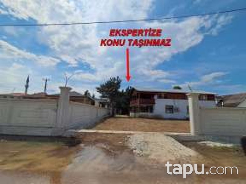 Düzce Merkez Şıralık Mahallesi'nde Hisseli Ev Ve Bahçesi