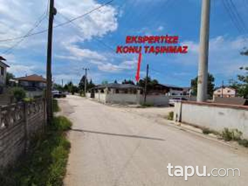 Düzce Merkez Şıralık Mahallesi'nde Hisseli Ev Ve Bahçesi