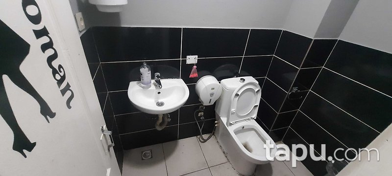 Ataşehir Ata Blokları'nda 46 m2 Dükkan