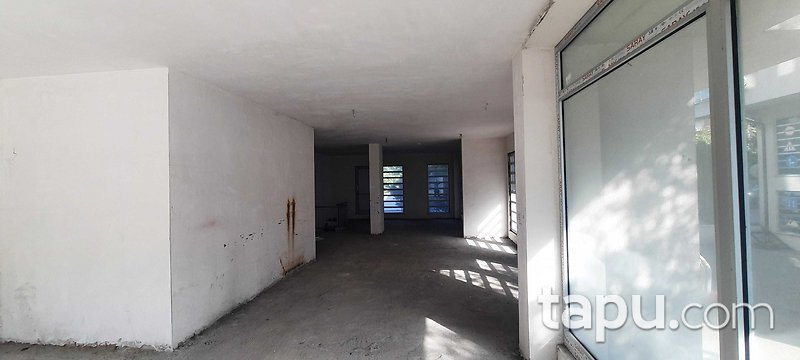 Eyüpsultan Bulvarı'nda 187 m2 Depolu Dükkan