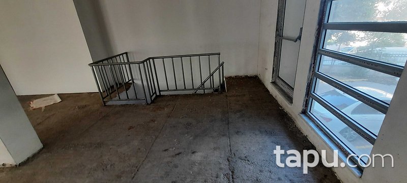 Eyüpsultan Bulvarı'nda 187 m2 Depolu Dükkan