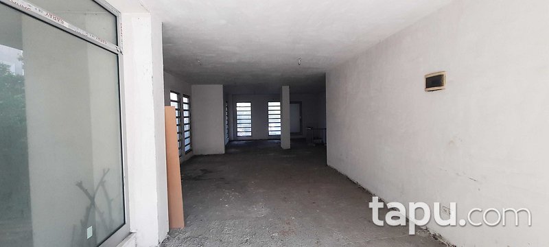 Eyüpsultan Bulvarı'nda 179 m² Köşe Depolu Dükkan (3541)